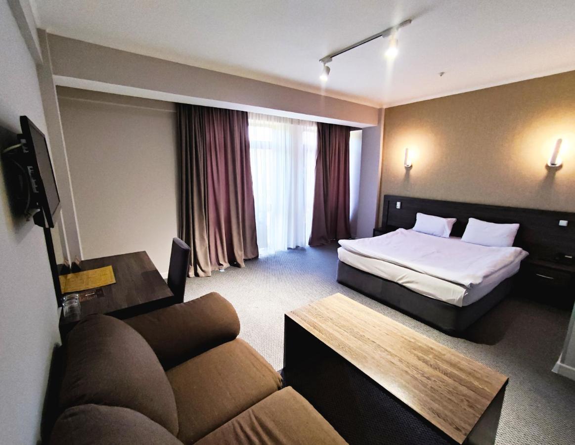 Golden Palace Hotel Αλμάτι Εξωτερικό φωτογραφία