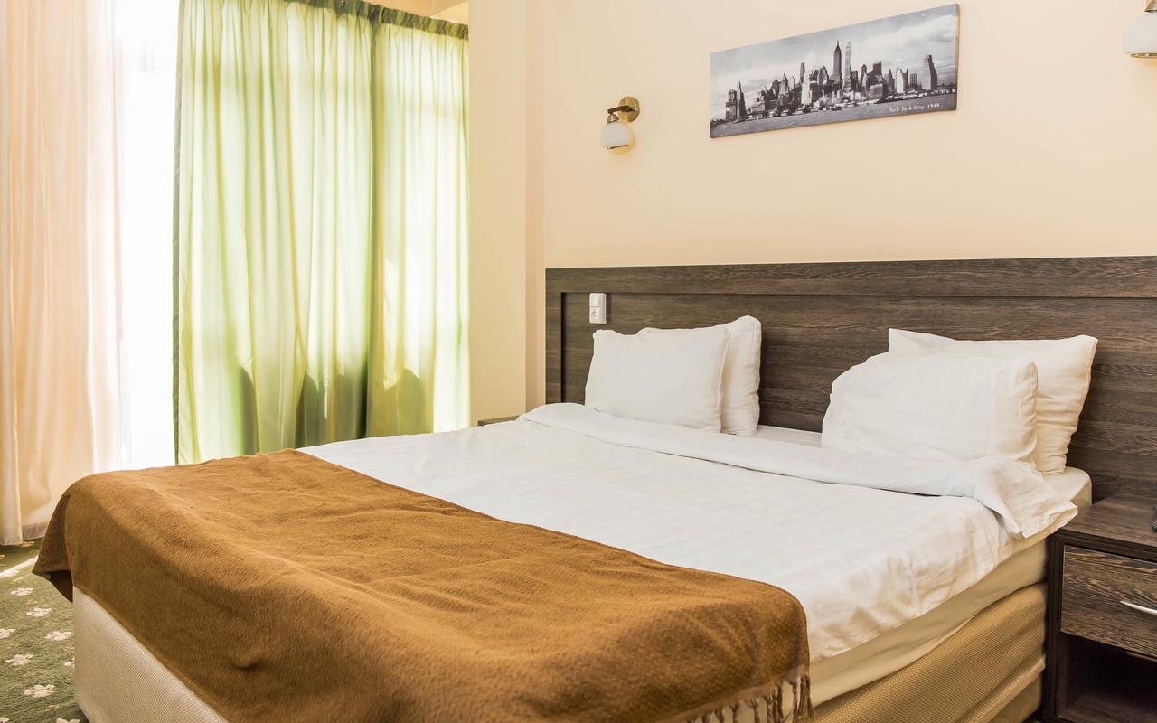 Golden Palace Hotel Αλμάτι Εξωτερικό φωτογραφία