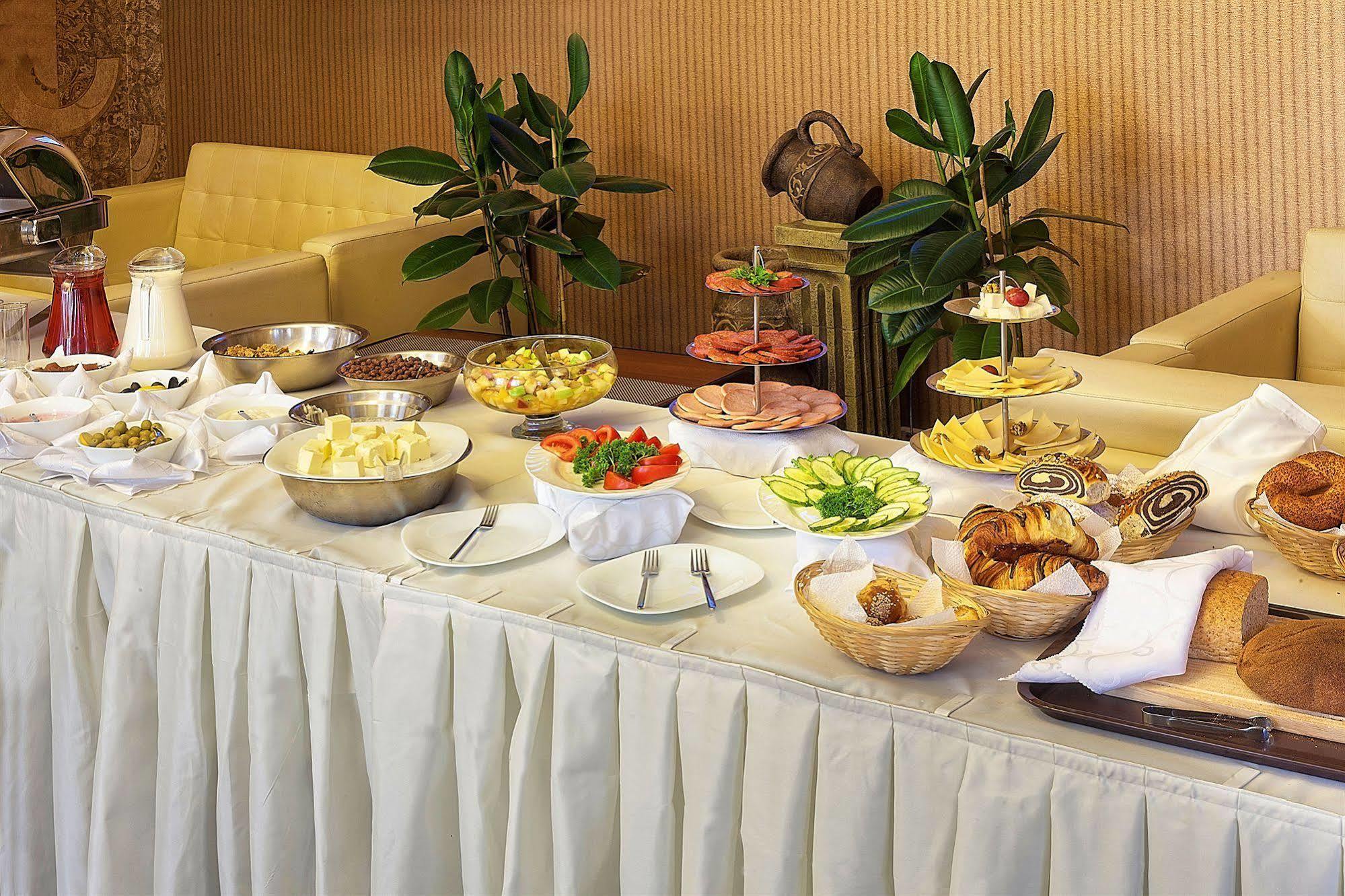 Golden Palace Hotel Αλμάτι Εξωτερικό φωτογραφία